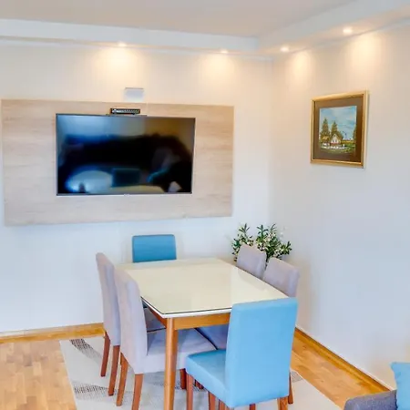 Apartment Milica 65m2, Free Parking & Wi-fi