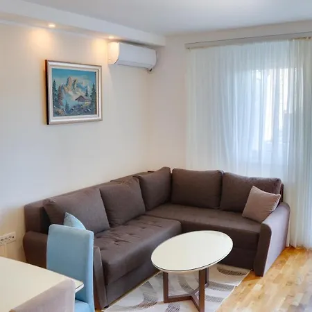Milica 65m2, Free Parking & Wi-fi Apartment Novi Sad