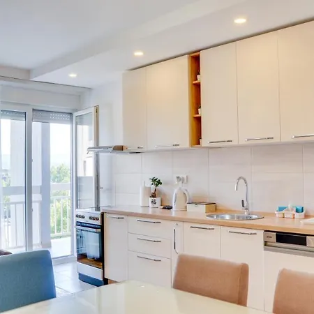 Milica 65m2, Free Parking & Wi-fi