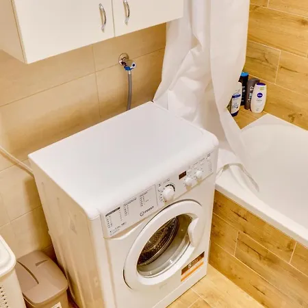 Milica 65m2, Free Parking & Wi-fi Appartement *