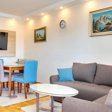 Milica 65m2, Free Parking & Wi-fi * Novi Sad